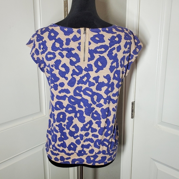 Ann Taylor Loft Petites Short Sleeved Animal Print Blouse Size Small EUC - Picture 3 of 14